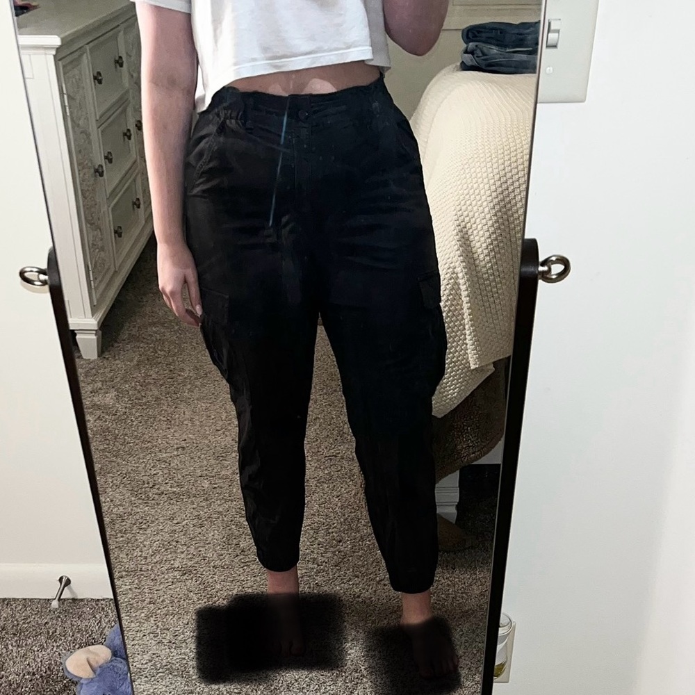 American Eagle cargo joggers